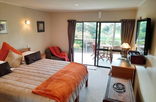 Paihia Bed & Breakfast | Stunning river views with convenient mini-kitchenette