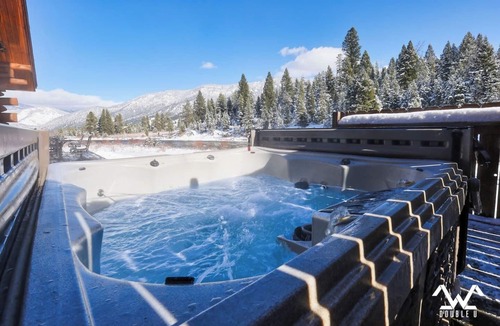 Gallatin Gateway Cabin | Stunning Riverfront Escape! Private Hot Tub.