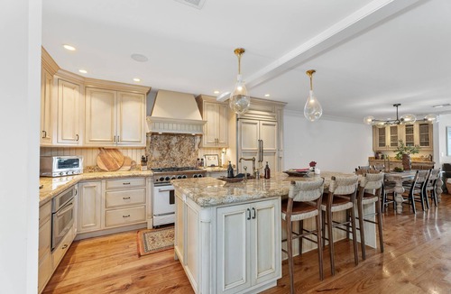 Napa House | Stunning Riverfront Property: Outdoor Oasis, BBQ, Chef's Kitchen