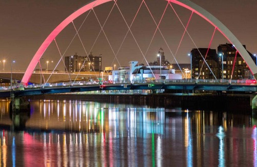 Finnieston Apartment | Stunning Riverside 2 Bed with Parking