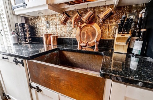 Beacon Hill Apartment | Stunning Rooftop Apartment & Garden Deck