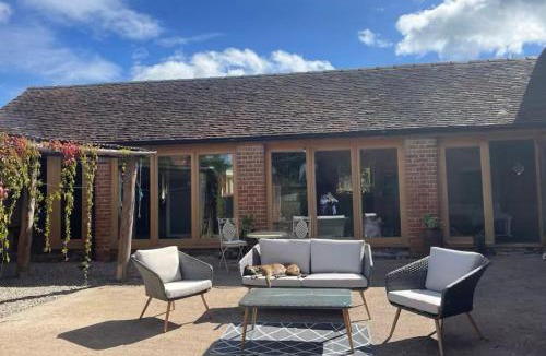 Alfrick House | Stunning rural Barn Conversion