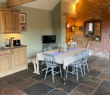 Alfrick House | Stunning rural Barn Conversion