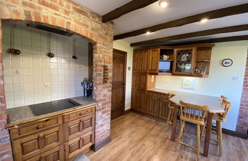 New Forest District House | Stunning Rustic Home with Log Burner, New Forest District