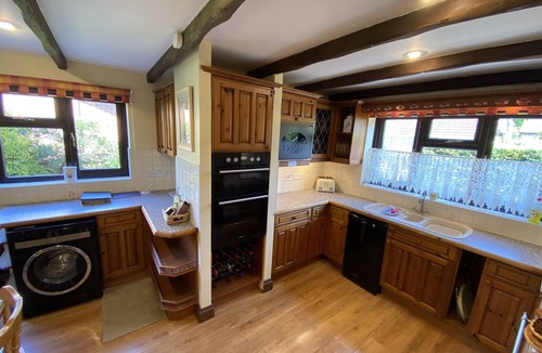 New Forest District House | Stunning Rustic Home with Log Burner, New Forest District