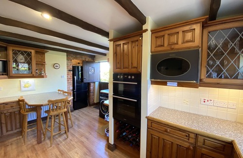 New Forest District House | Stunning Rustic Home with Log Burner, New Forest District