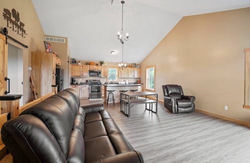 McArthur House | Stunning Scenic Hilltop Views