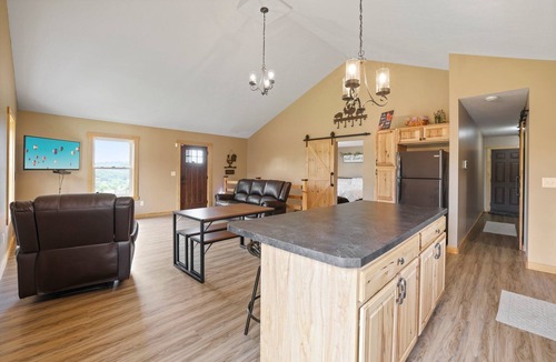 McArthur House | Stunning Scenic Hilltop Views