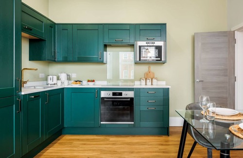 West Cliff Apartment | Stunning Sea Views, Family Apt; Free Parking & Gym