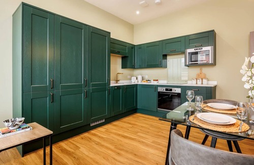 West Cliff Apartment | Stunning Sea Views, Family Apt; Free Parking & Gym