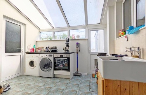 Middleton-on-Sea House | Stunning seafront 5 bed house