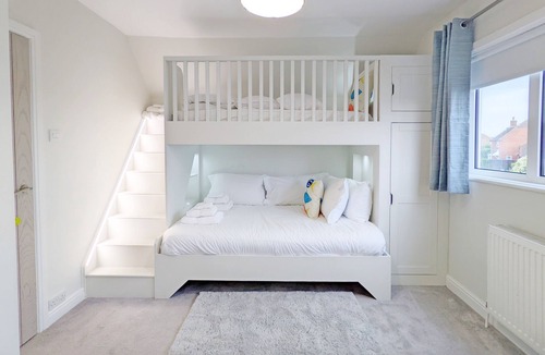 Middleton-on-Sea House | Stunning seafront 5 bed house