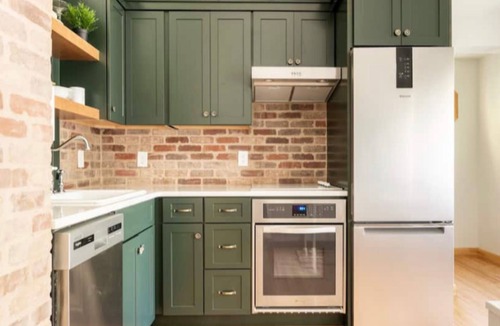 Manomet Apartment | Stunning seaside loft, walk to beach, romantic getaway for 2 + pet