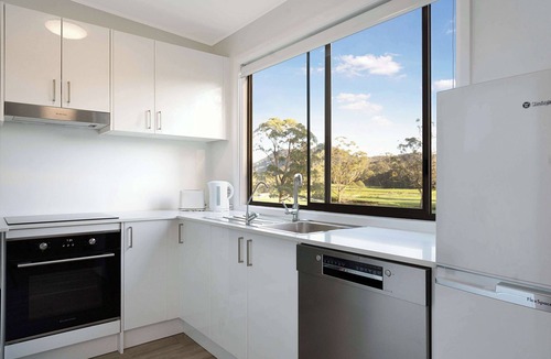 Little Jilliby Villa | Stunning, Serene Views & Relaxing Stay