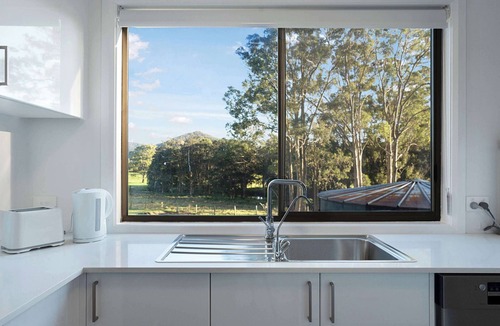 Little Jilliby Villa | Stunning, Serene Views & Relaxing Stay