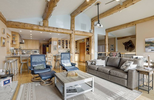 Sheridan Villa | Stunning Sheridan Ranch Villa: Mountain View!