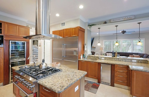 Bay Isle House | Stunning Siesta Key, . , Walk to Shell Beach, HEATED POOL 10