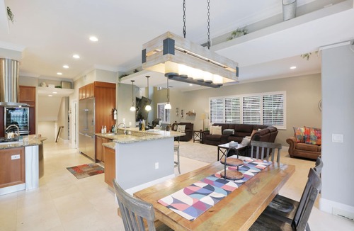 Bay Isle House | Stunning Siesta Key, . , Walk to Shell Beach, HEATED POOL 10