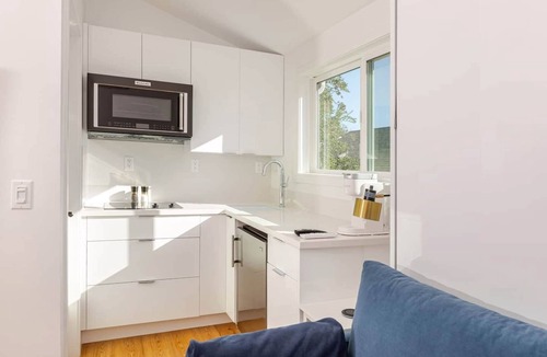 Silver Lake Apartment | Stunning Silver Lake Studio