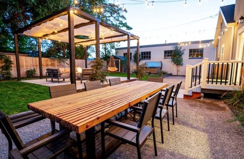 South Salt Lake House | Stunning SLC House w/Hot Tub and Fire Pit!nn