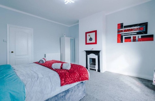 Stanley House | Stunning Spacious 2BR Flat in East Ardsley