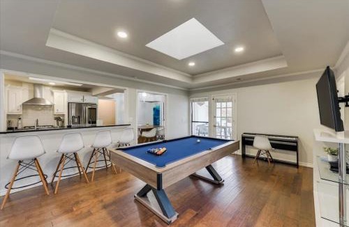 Lake Highlands House | Stunning Spacious Home with Pool and BBQ
