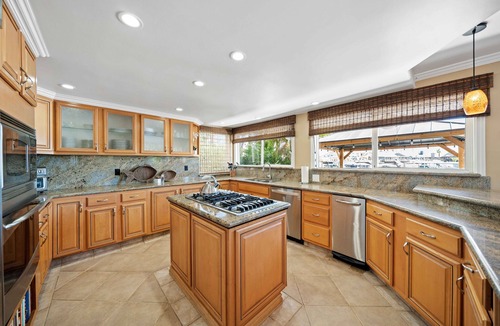 Discovery Bay House | Stunning Spacious Discovery Bay Waterfront Home Awaits