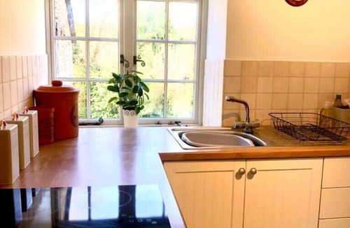 Claverton Cabin | Stunning stone cottage on Bath's doorstep