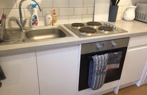 West Molesey House | Stunning studio apartment