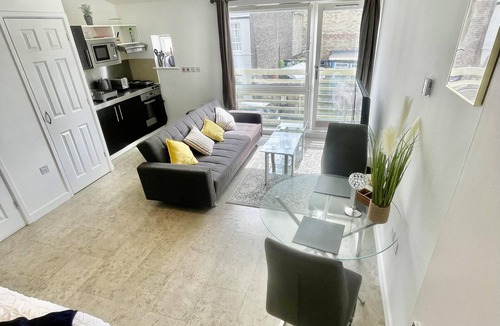 Mill Road Apartment | Stunning Studio Apartment in Cambridge