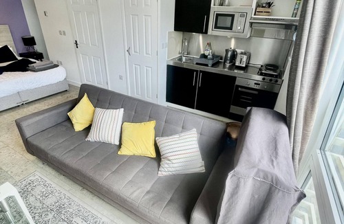 Mill Road Apartment | Stunning Studio Apartment in Cambridge