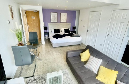 Mill Road Apartment | Stunning Studio Apartment in Cambridge