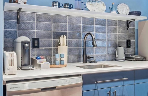 Downtown Jacksonville Apartment | Stunning Studio at the Raven Pool OnSite Parking