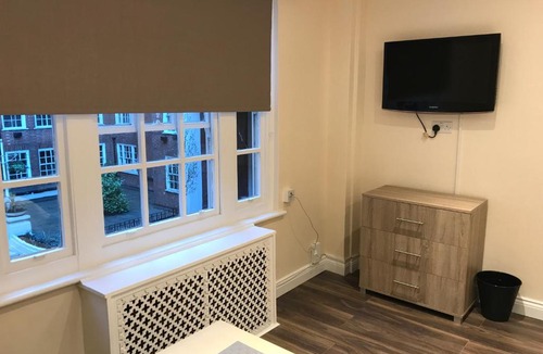 City of Westminster Apartment | Stunning Studio