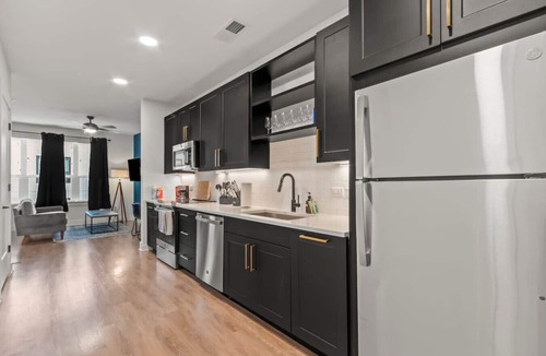 North Hyde Park Apartment | Stunning Studio | Pool & Gym | Raymond James!