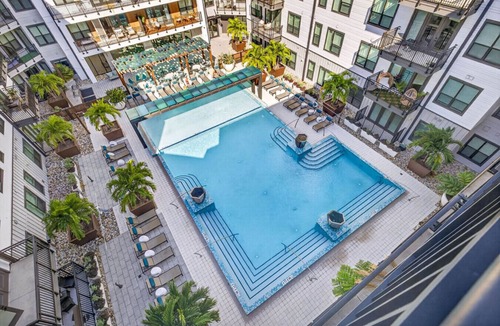 North Hyde Park Apartment | Stunning Studio | Pool & Gym | Raymond James!