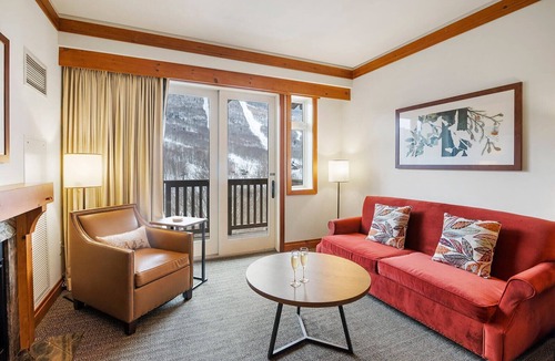 Stowe Area Apartment | Stunning Studio - Top Floor Views! - Ski in/out