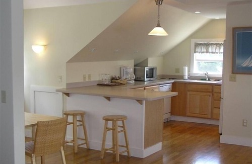 Bristol Apartment | Stunning Studio with Harbor Views - Downtown Historic District