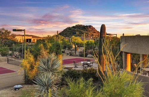 East Mesa House | Stunning Succulent-Studded Sonoran Desert Estate! Perfect for family & friends!
