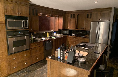 Sault Ste. Marie House | Stunning sunsets, 5000 sq ft bungalow, 300 ft sand beach, tons of luxury and fun
