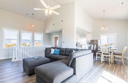 Surf City House | Stunning Sunset, Close To Beach Access, Great Views!