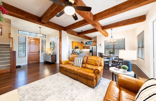 Leander Cabin | Stunning sunset view Cabin on Northshore Lake Travis