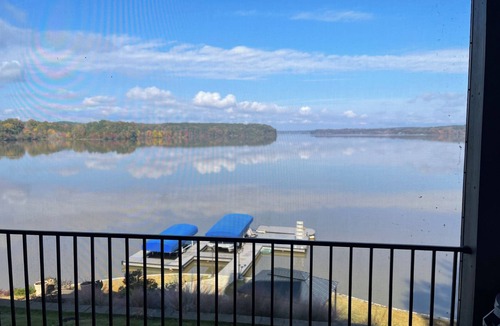 Greensboro Apartment | STUNNING SUNSETS! LAKEFRONT 2 BR/2BA apartment w/dock, pavilion and fire pit