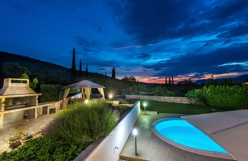 Konavle Villa | Stunning sunshine paradise surrounded with lawns and Mediterranean vegetation
