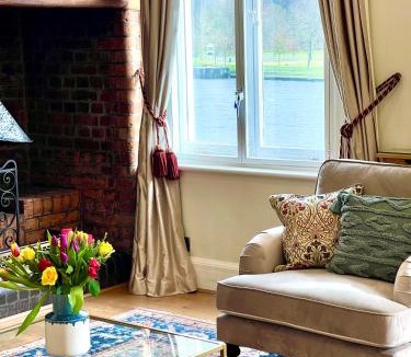 Henley-on-Thames Apartment | Stunning Thameside Apartment