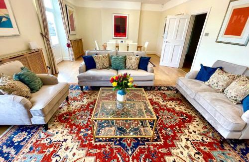 Henley-on-Thames Apartment | Stunning Thameside Apartment