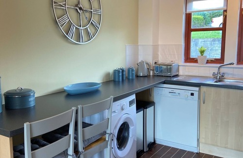 Newmilns House | Stunning three bedroom cottage with Hot Tub