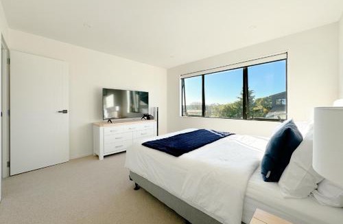 Forrest Hill Villa | Stunning Three bedroom Unit in Forrest Hill