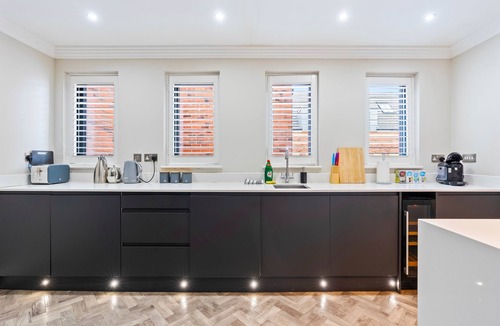 Birmingham City Centre House | Stunning Townhouse Bham Centre