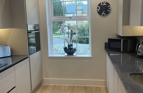 Calne House | Stunning townhouse, private secure parking, centrally located.